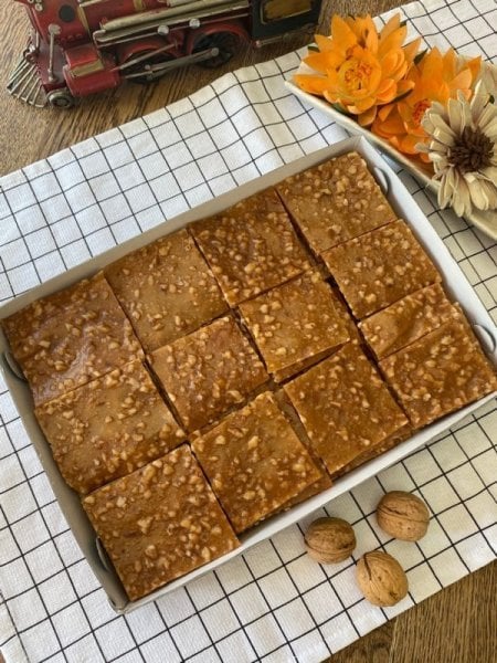 Ev Yapımı Bol Cevizli Pestil