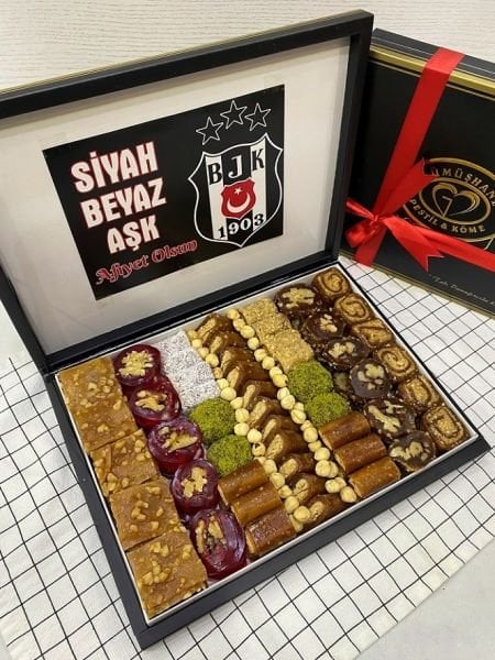 Kara Kartal Hediyelik Pestil Paketi(Büyük Boy) görseli.