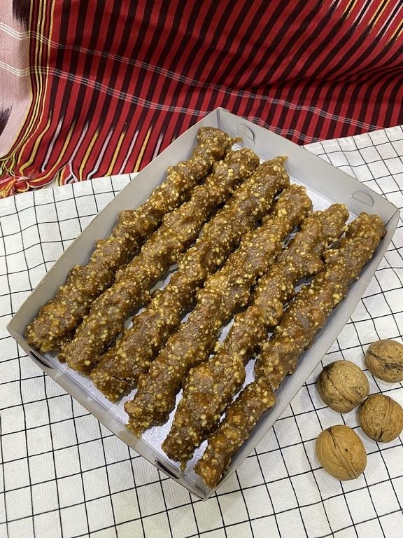 Ev Yapımı Pikolalı Dut Kömesi(İçi Cevizli Dışı Fındıklı)