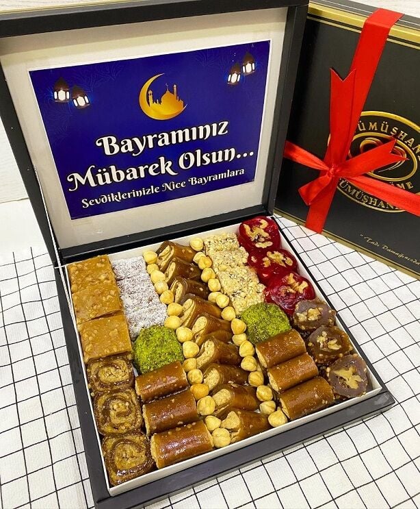 900Gr Bayrama Özel Pestil Paketi +100Gr Türk Kahvesi HEDİYE
