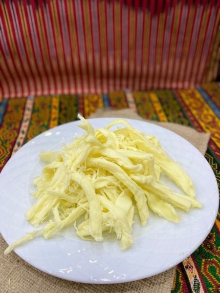 1Kg. Çeçil  Peyniri