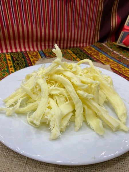 1Kg. Çeçil  Peyniri
