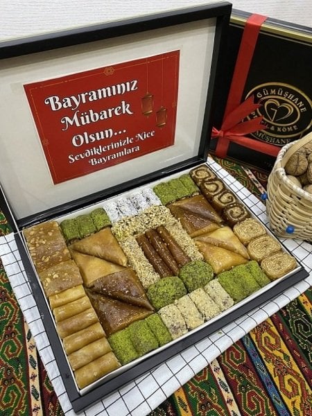 Bayrama Özel Hediyelik Pestil Paketi(Büyük Boy) 5 görseli.
