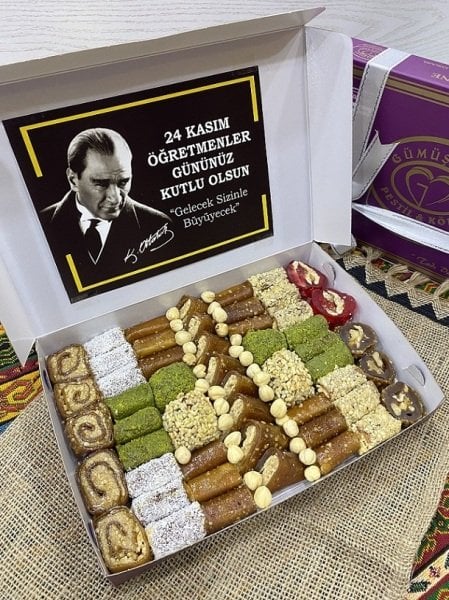 1KG. Öğretmenler Günü Hediyelik Paketi(L2)