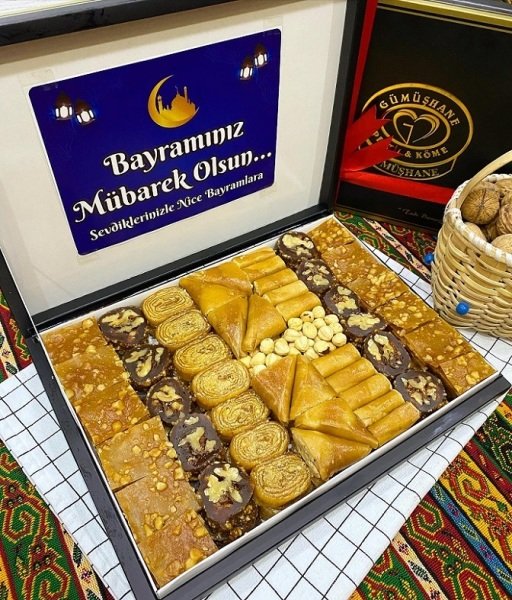 Bayrama Özel Ev Yapımı Hediyelik Pestil(Büyük Boy) M görseli.